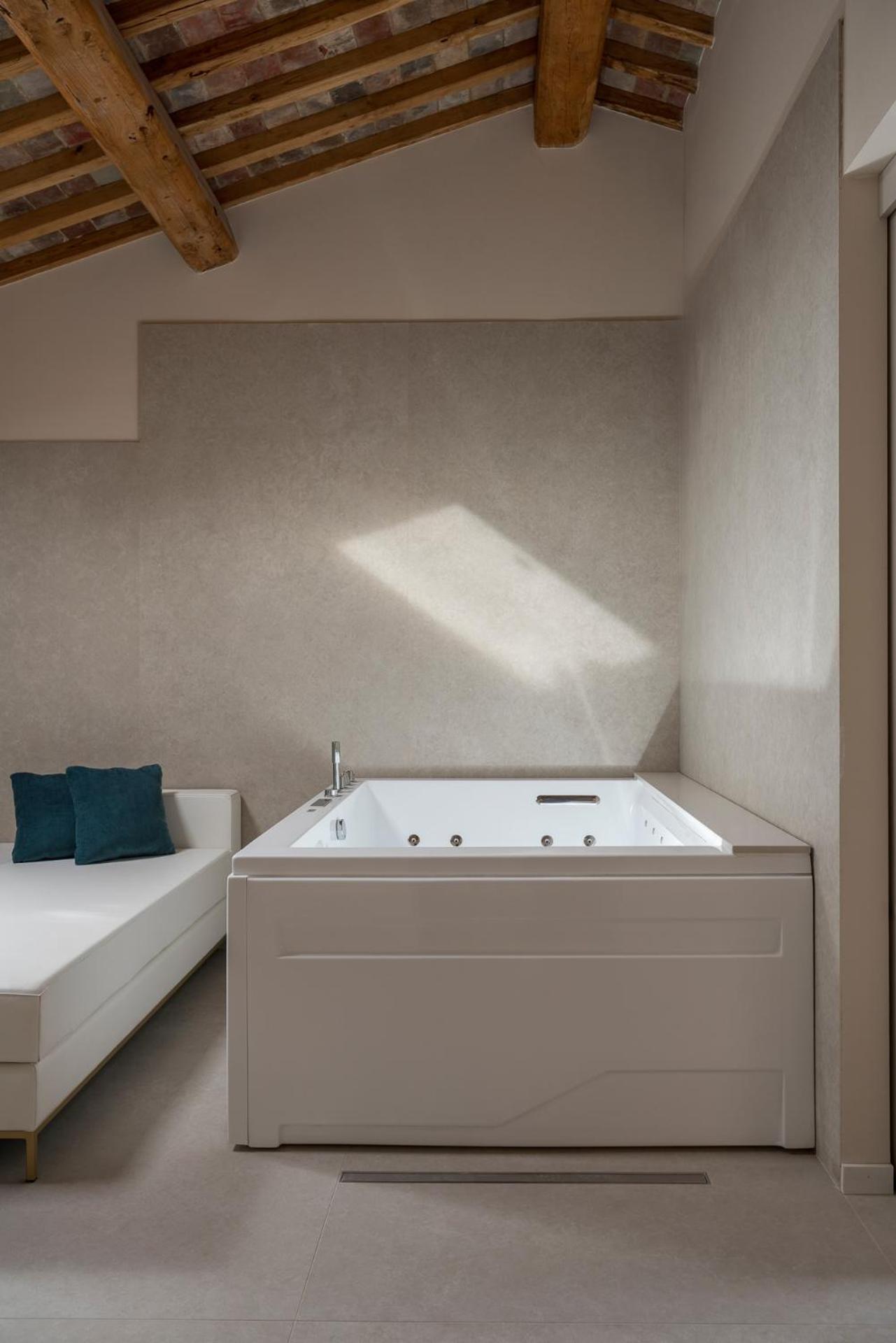 Parma E Oriente 4* Montecatini Terme